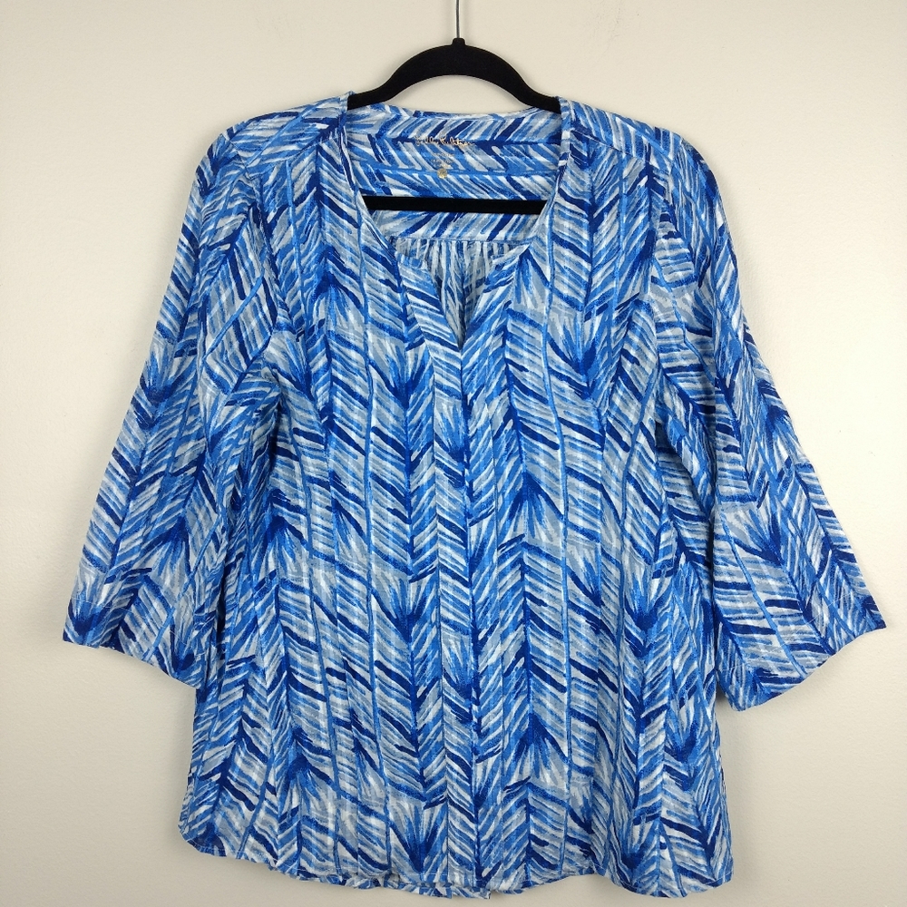 LILY PULITZER  Blue and White Notched V-neck Top